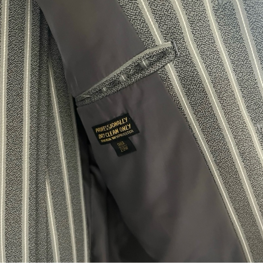 A beautiful Korean suit measuring 36r it’s a one of a kind